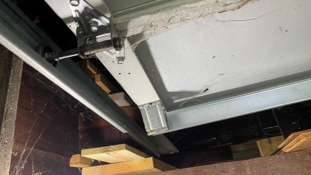 Garage Door Repair Acorn Ln, Muscatine, IA